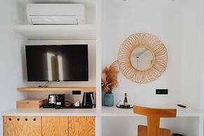 Oliving Mykonos Luxury Suites