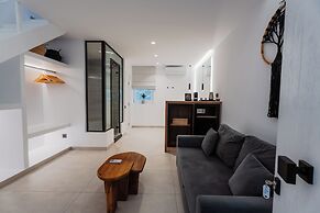Oliving Mykonos Luxury Suites