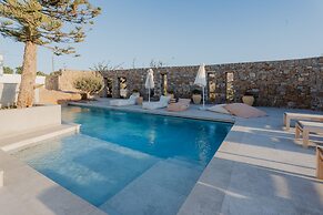 Oliving Mykonos Luxury Suites