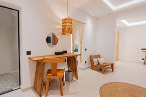Oliving Mykonos Luxury Suites