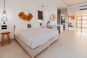 Oliving Mykonos Luxury Suites