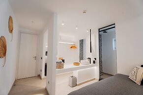 Oliving Mykonos Luxury Suites