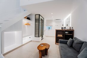Oliving Mykonos Luxury Suites
