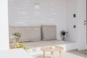 Oliving Mykonos Luxury Suites