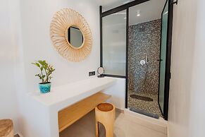 Oliving Mykonos Luxury Suites