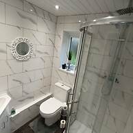 Le Hub - 1BR Apartment - Sleeps 2 - Wifi