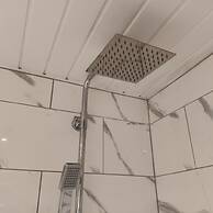 Le Hub - 1BR Apartment - Sleeps 2 - Wifi