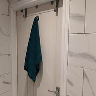 Le Hub - 1BR Apartment - Sleeps 2 - Wifi