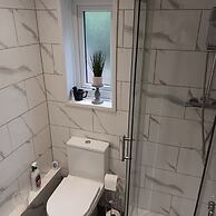 Le Hub - 1BR Apartment - Sleeps 2 - Wifi