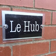Le Hub - 1BR Apartment - Sleeps 2 - Wifi