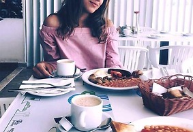 Fedrania Gardens Hotel