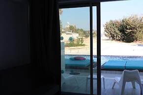 Fedrania Gardens Hotel