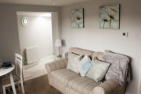 Perrys Impeccable 1-bed Apartment in Poole