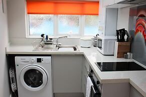 Perrys Impeccable 1-bed Apartment in Poole