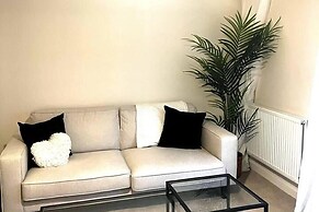 3-bed House, Sleeps 5, Free Parking