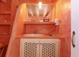 Luxury Cave and Oia Greece