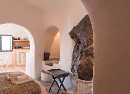 Luxury Cave and Oia Greece