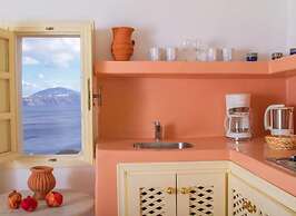 Luxury Cave and Oia Greece