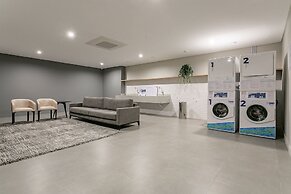 Studios Tower by Viva - Prédio com piscina e estacionamento no centro 