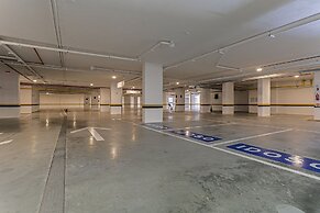 Studios Tower by Viva - Prédio com piscina e estacionamento no centro 