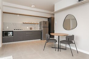 Studios Tower by Viva - Prédio com piscina e estacionamento no centro 