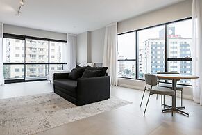 Studios Tower by Viva - Prédio com piscina e estacionamento no centro 