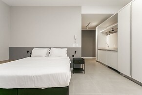 Studios Tower by Viva - Prédio com piscina e estacionamento no centro 