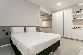 Studios Tower by Viva - Prédio com piscina e estacionamento no centro 