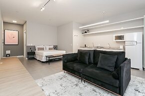 Studios Tower by Viva - Prédio com piscina e estacionamento no centro 