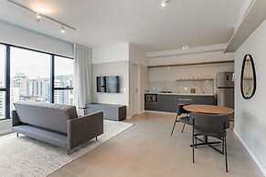 Studios Tower by Viva - Prédio com piscina e estacionamento no centro 