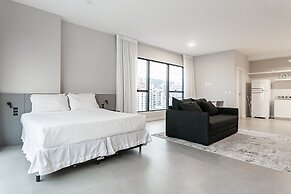 Studios Tower by Viva - Prédio com piscina e estacionamento no centro 