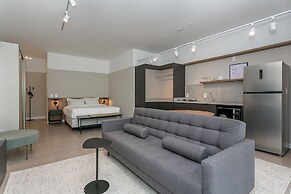 Studios Tower by Viva - Prédio com piscina e estacionamento no centro 