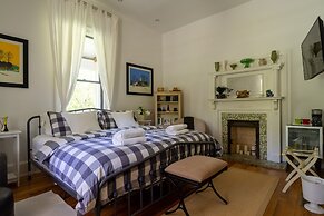 Auburn Bed and Breakfast