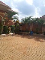 Royal Embassy Motel