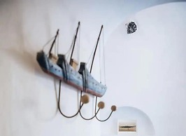 Great cave and Oia Greece