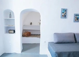 Great cave and Oia Greece