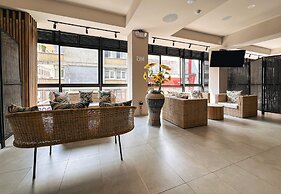 Hotel Balmoral Plaza