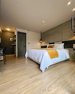 Hotel Balmoral Plaza