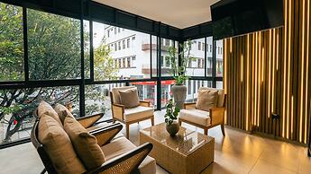 Hotel Balmoral Plaza