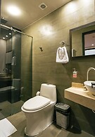 Hotel Balmoral Plaza