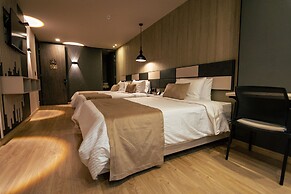 Hotel Balmoral Plaza