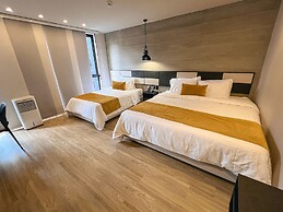 Hotel Balmoral Plaza