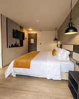 Hotel Balmoral Plaza