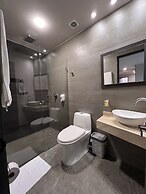 Hotel Balmoral Plaza