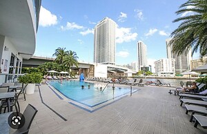 AMAZING 3BD CONDO BEACHWALK RESORT