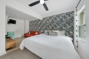 Las Olas Guest House