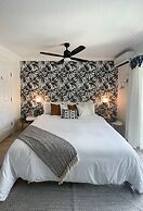 Las Olas Guest House