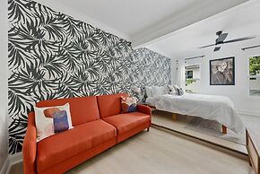 Las Olas Guest House