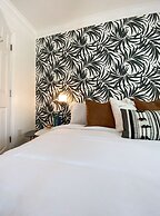 Las Olas Guest House