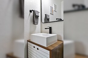 Las Olas Guest House